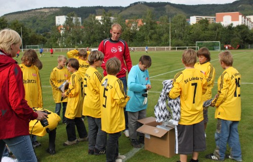 Neue Trikots von OTZ und Fielmann