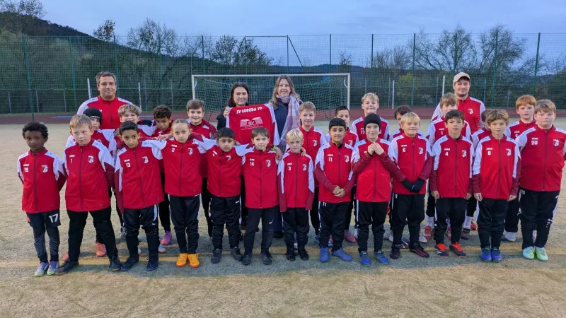 IBV GmbH unterstützt mit Trainingsanzügen