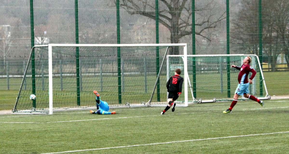 77 führt drei Mal und verliert doch