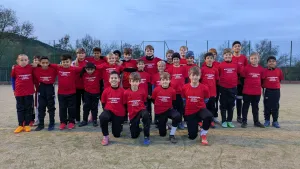 Intersport unterstützt mit Warm up Shirts