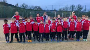 IBV GmbH unterstützt mit Trainingsanzügen